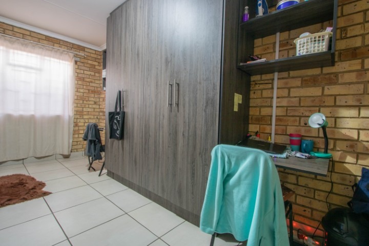 To Let 11 Bedroom Property for Rent in Die Bult North West